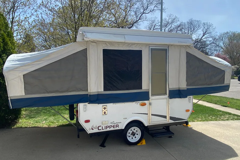 2010 Clipper sport 106 pop up camper