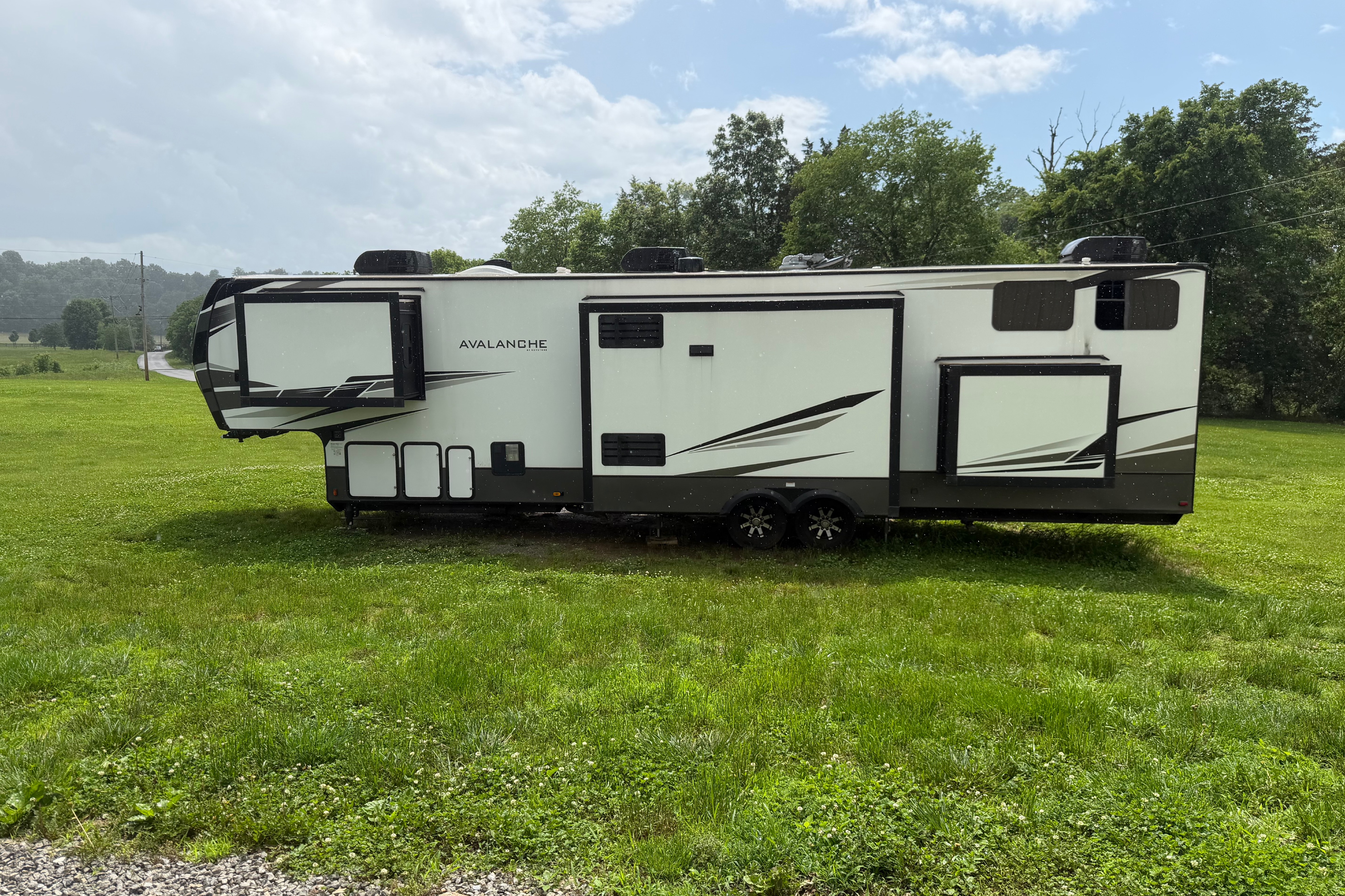 Charles's Keystone Avalanche 390 DS Fifth Wheel