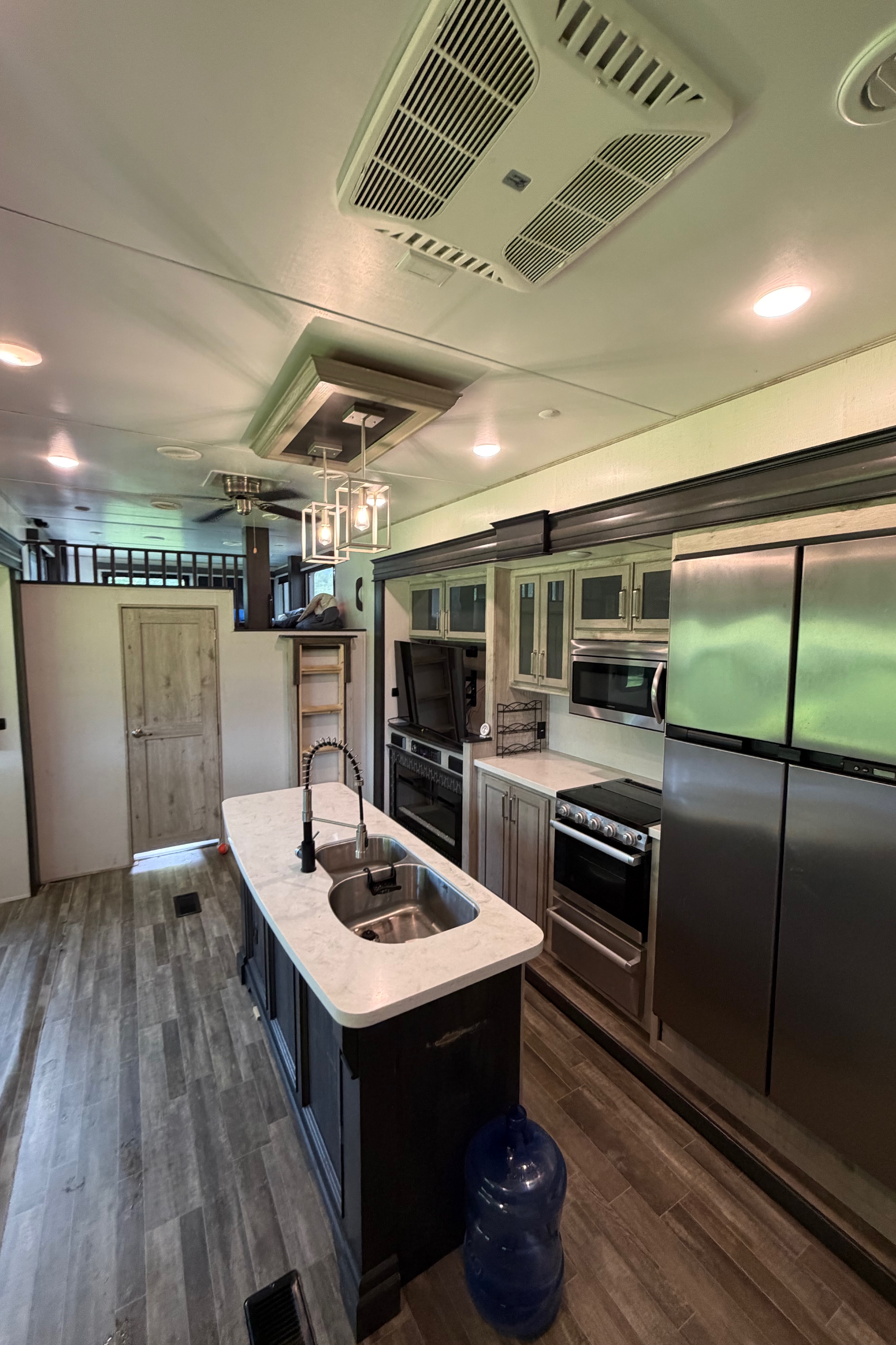 Charles's Keystone Avalanche 390 DS Fifth Wheel