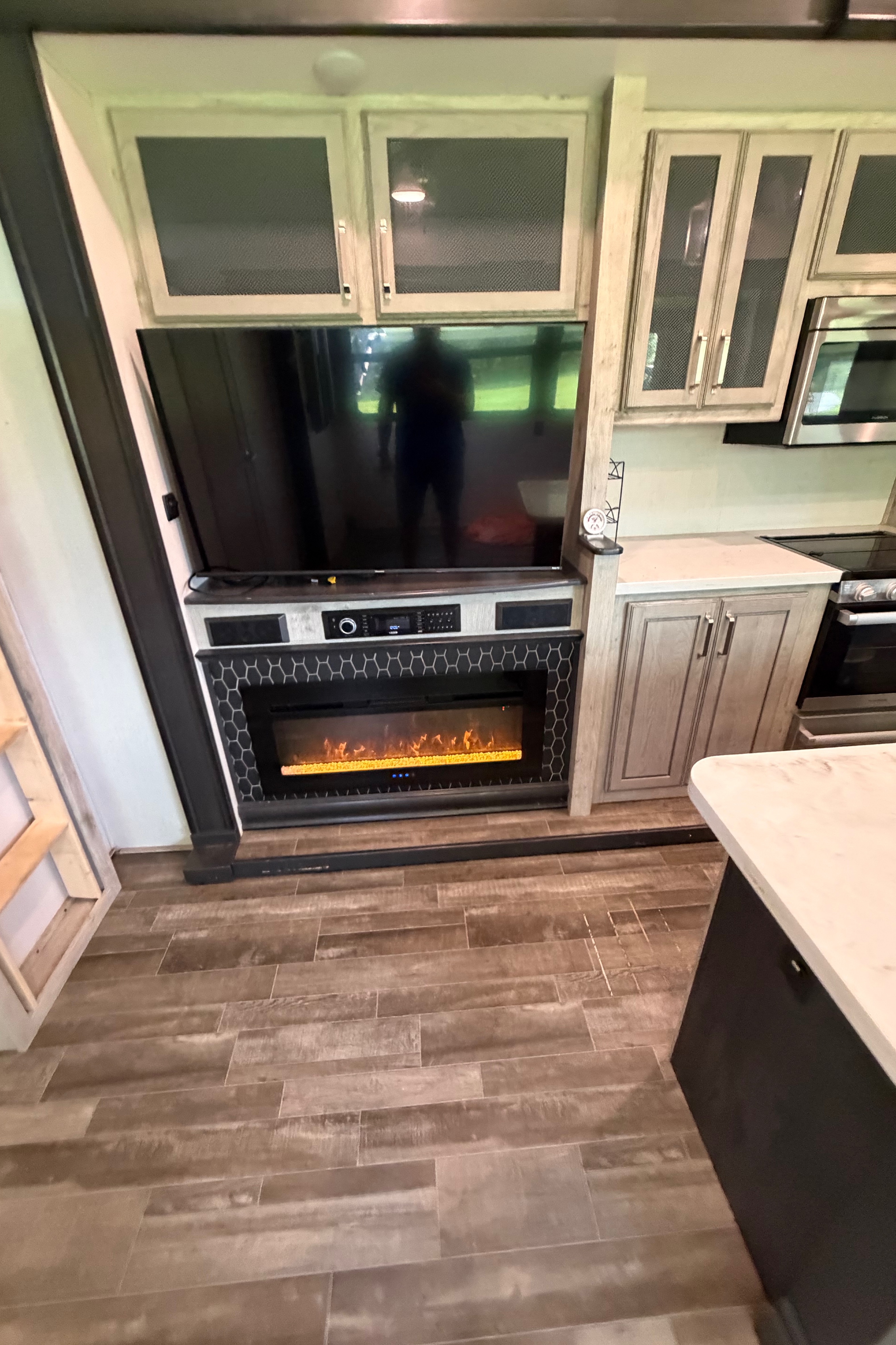 Charles's Keystone Avalanche 390 DS Fifth Wheel
