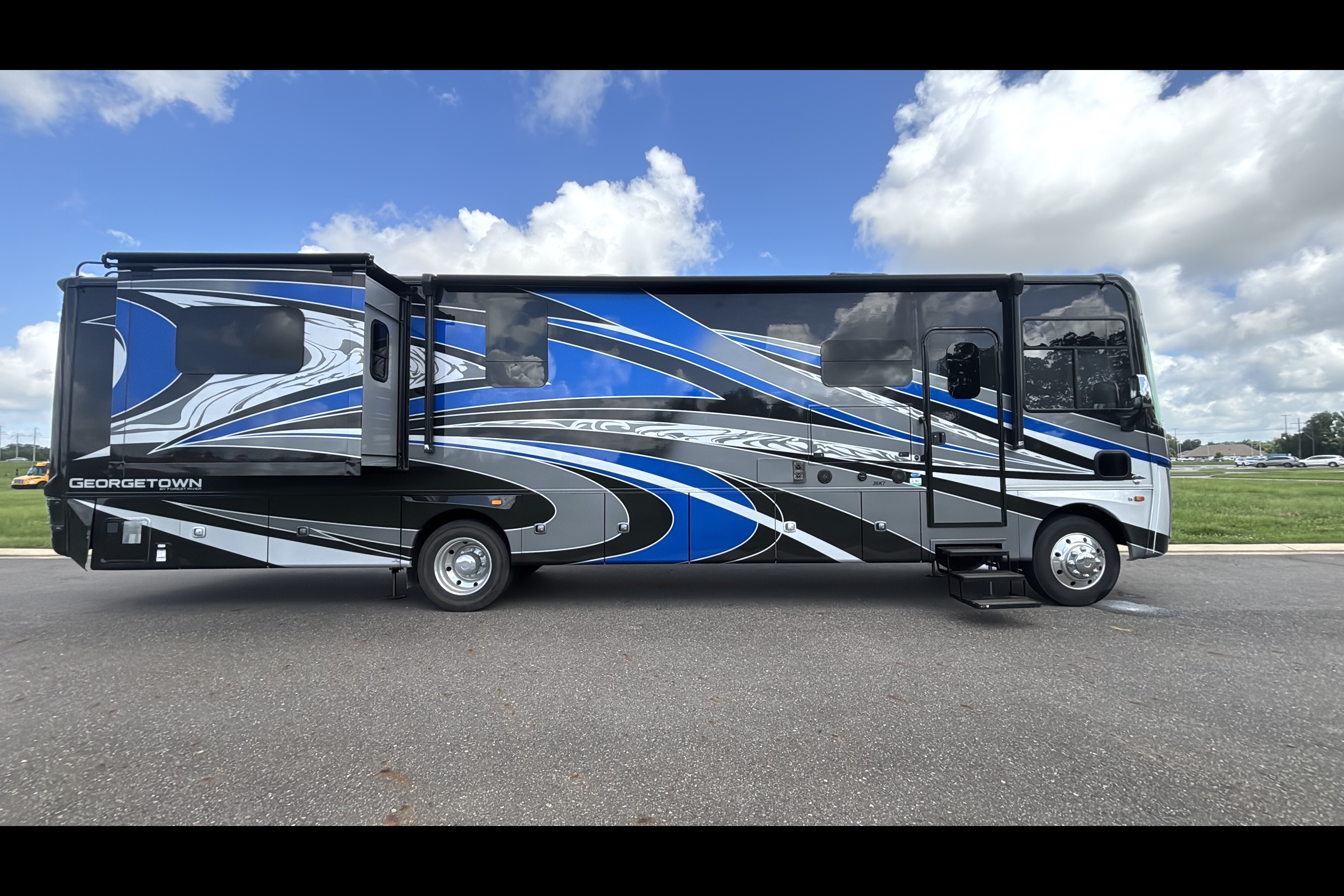 Luxury 2022 Georgetown  GT7-Travel and Camp in style