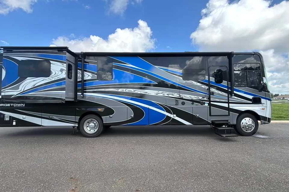 Luxury 2022 Georgetown  GT7-Travel and Camp in style