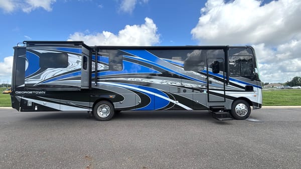 Luxury 2022 Georgetown GT7-Travel and Camp in style