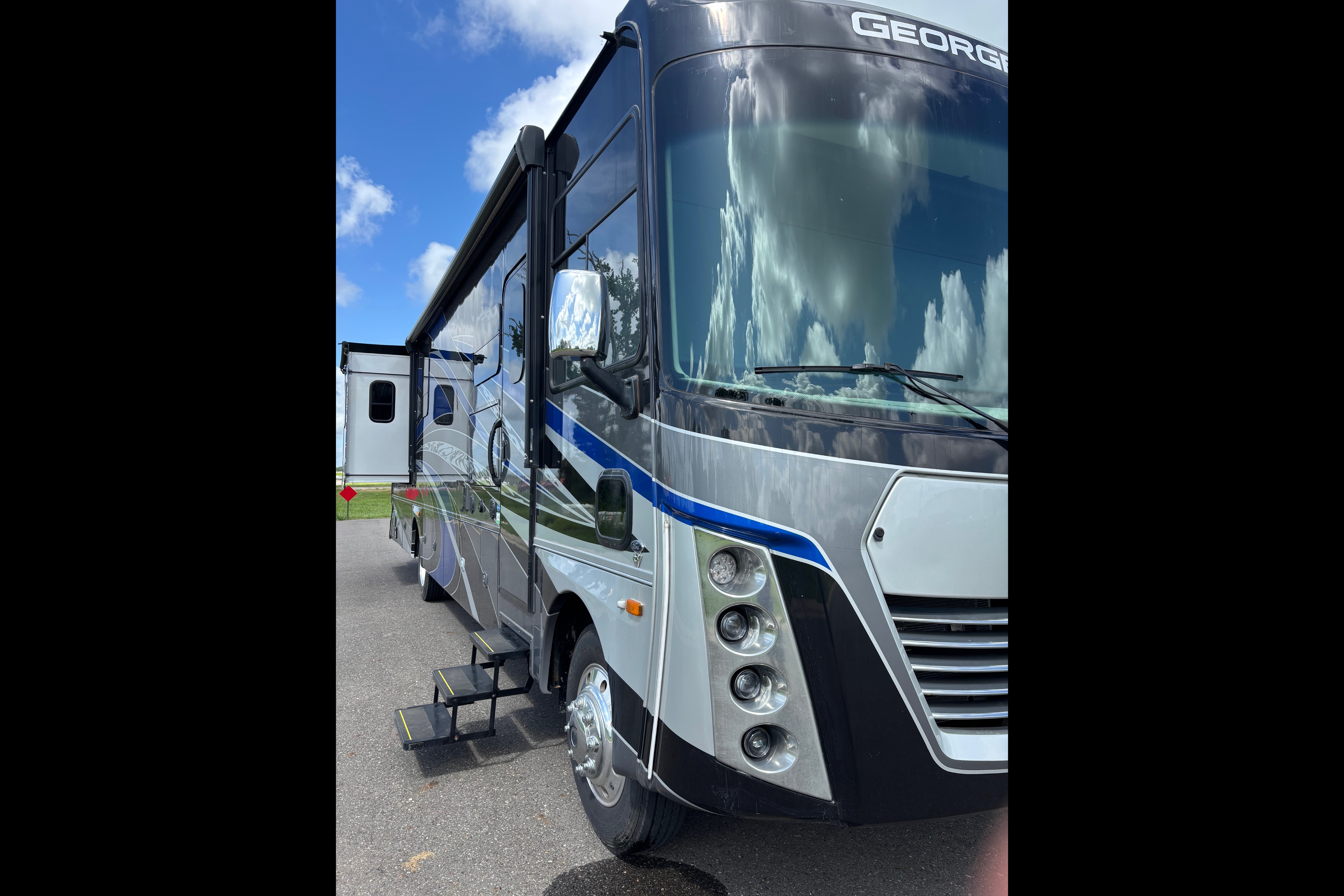 Luxury 2022 Georgetown  GT7-Travel and Camp in style