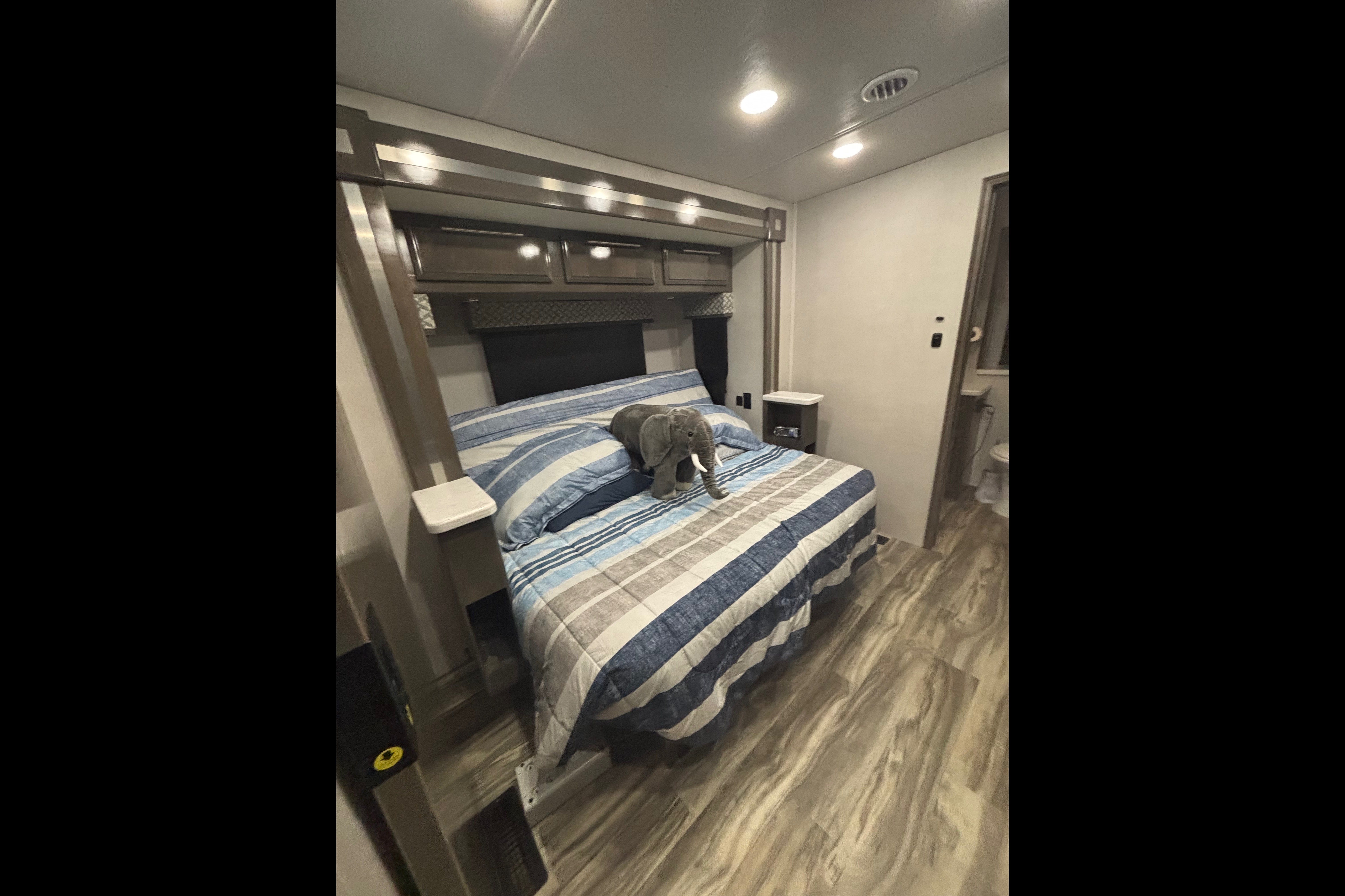 Luxury 2022 Georgetown  GT7-Travel and Camp in style
