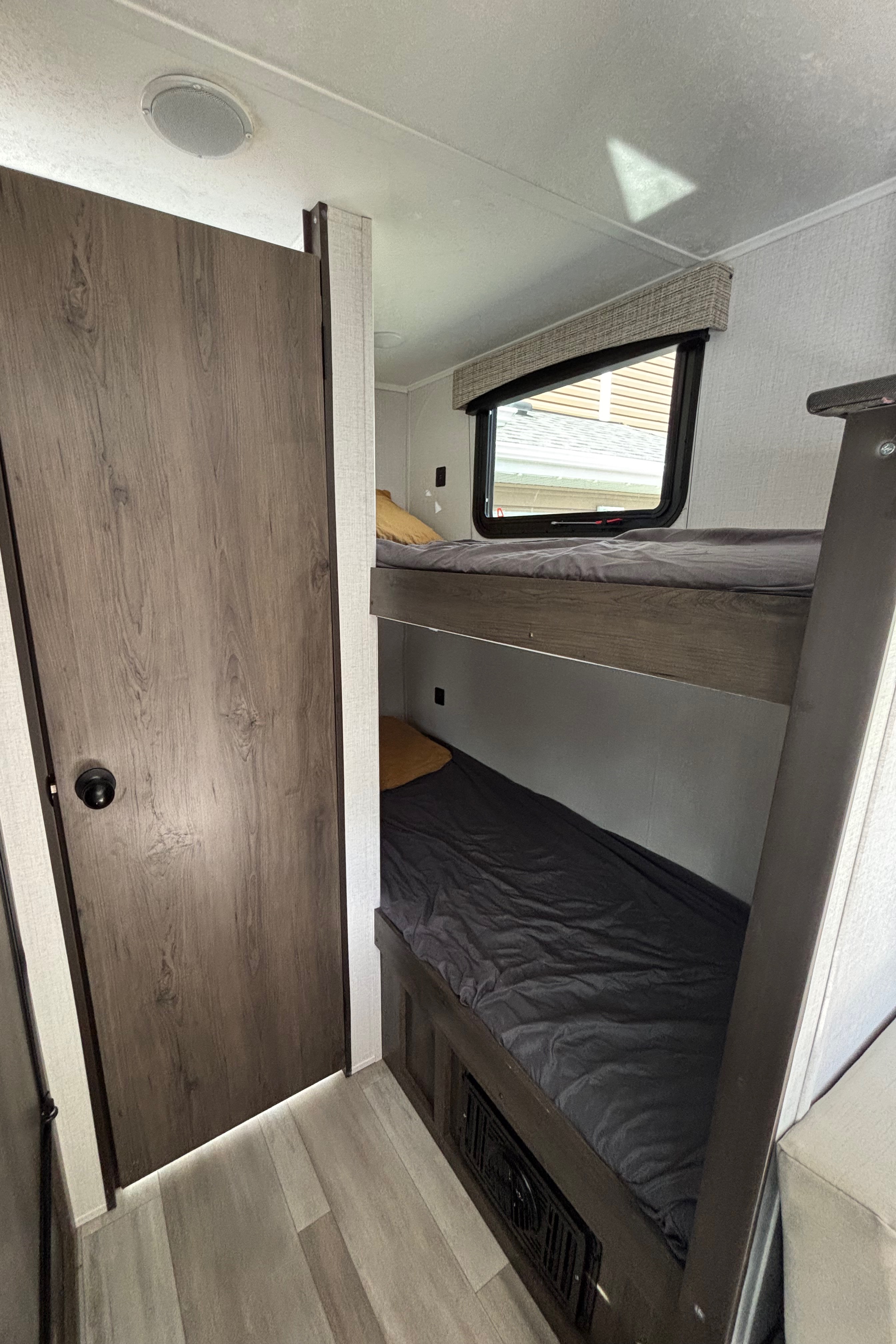Family-Friendly Viking 17BH | Sleeps 5 | Pet Friendly | Delivery Available