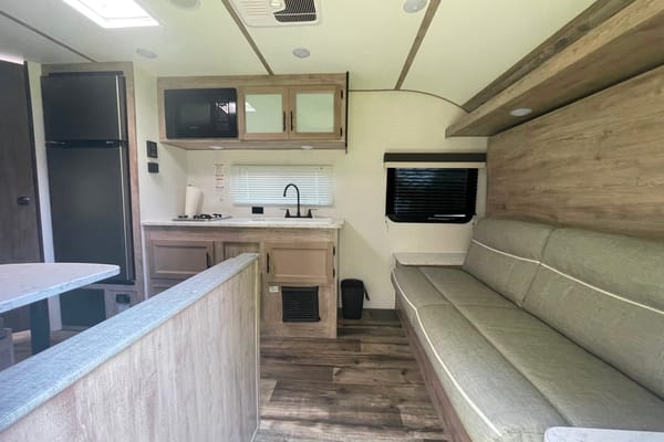 Mark's Gulf Stream 2024 Grand River 22MB Travel Trailer