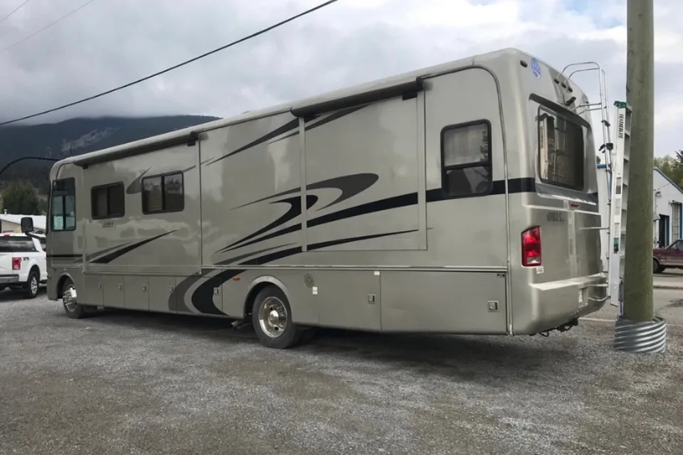Eric's Monaco Holiday Rambler 37 Class A