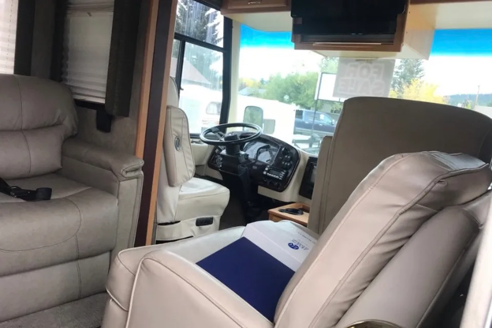 Eric's Monaco Holiday Rambler 37 Class A