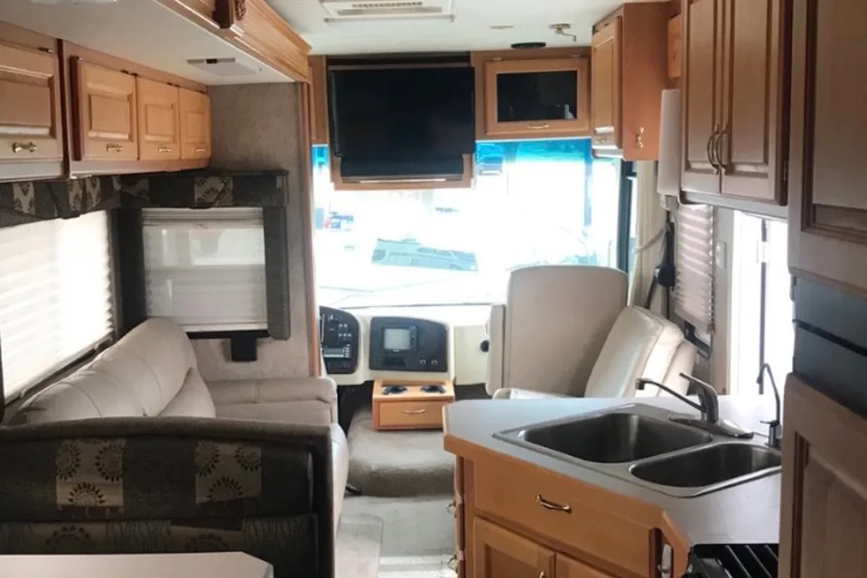 Eric's Monaco Holiday Rambler 37 Class A