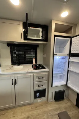 Sin Fronteras Jayco 17HB Travel Trailer