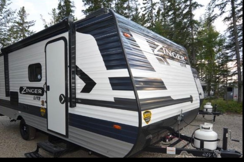 The ZEN Zinger Travel Trailer Like New!