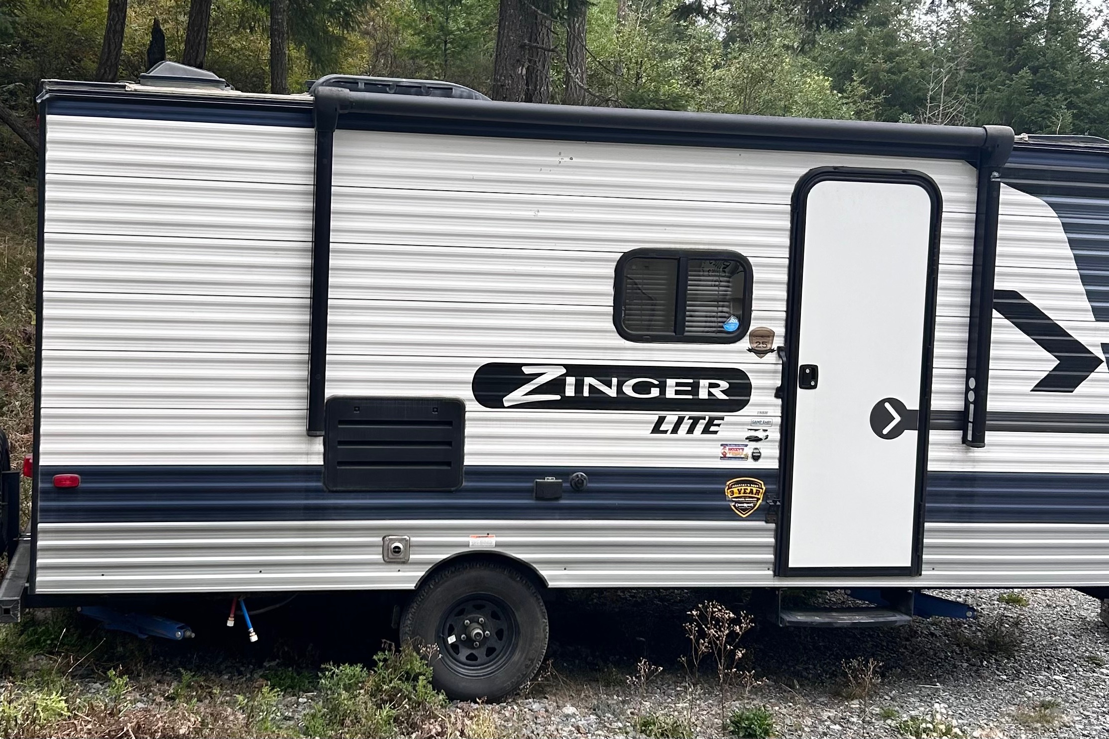 The ZEN Zinger Travel Trailer Like New!