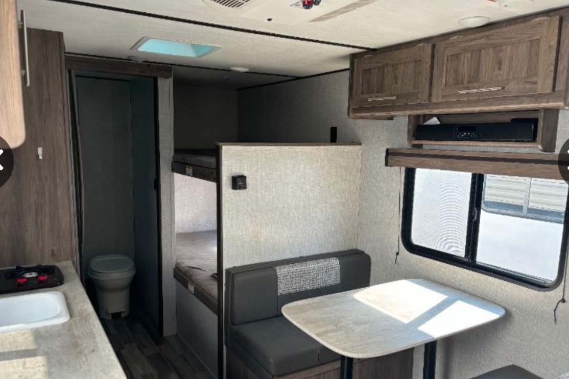 The ZEN Zinger Travel Trailer Like New!