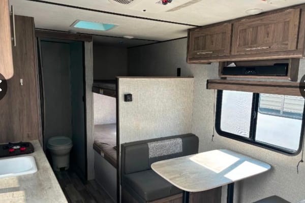The ZEN Zinger Travel Trailer Like New!