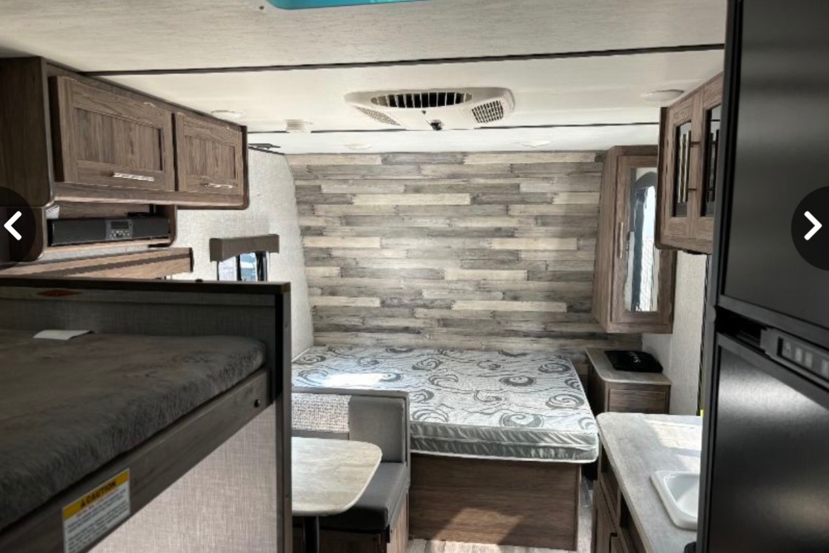 The ZEN Zinger Travel Trailer Like New!