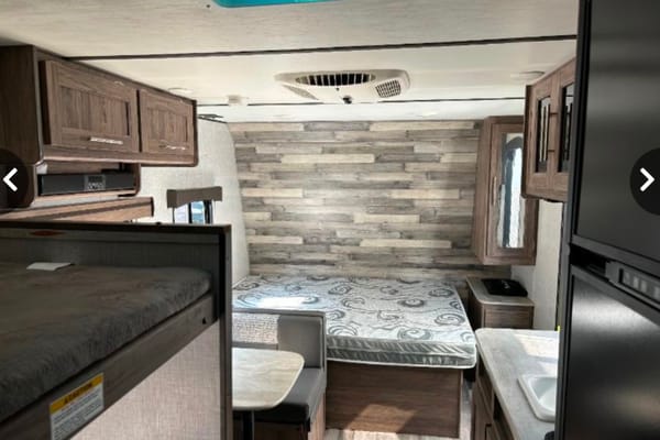 The ZEN Zinger Travel Trailer Like New!