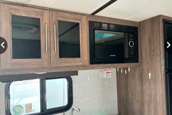 The ZEN Zinger Travel Trailer Like New!