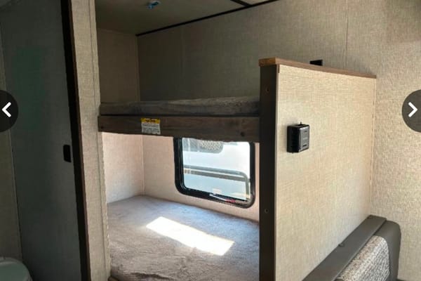 The ZEN Zinger Travel Trailer Like New!