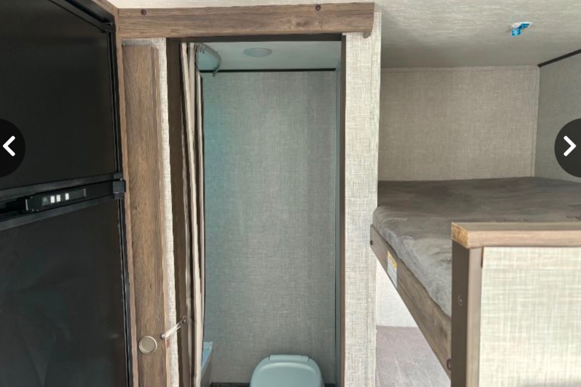 The ZEN Zinger Travel Trailer Like New!