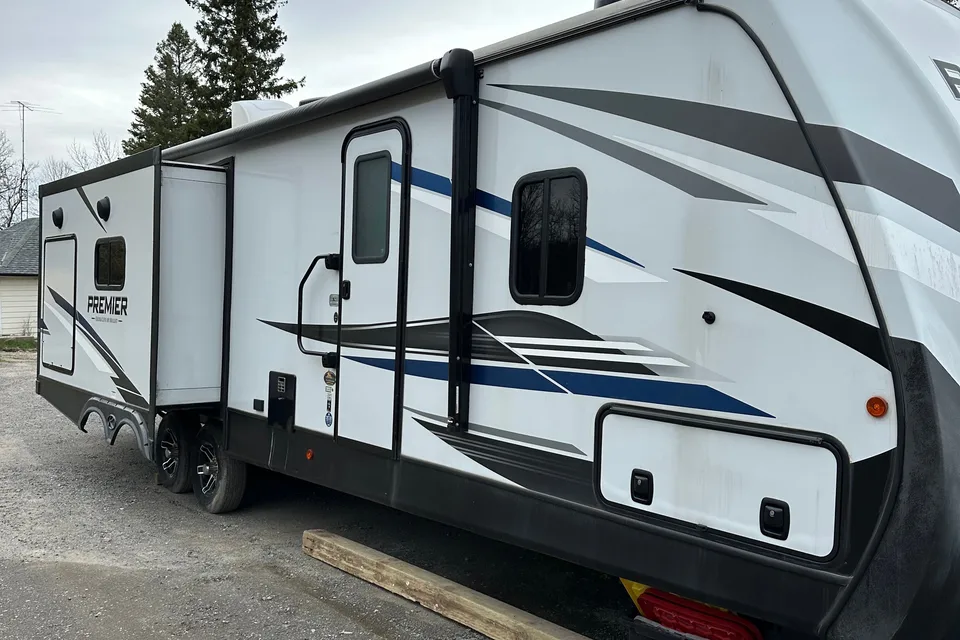 RBZ's Keystone Premier Ultra Lite By Bullet Travel Trailer