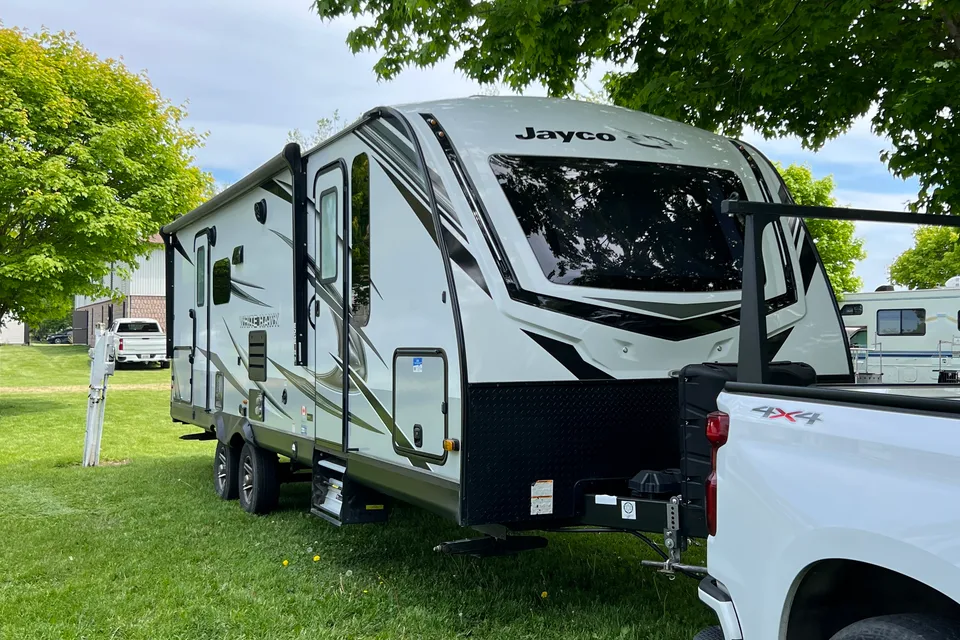 Couples Glamping In Comfort