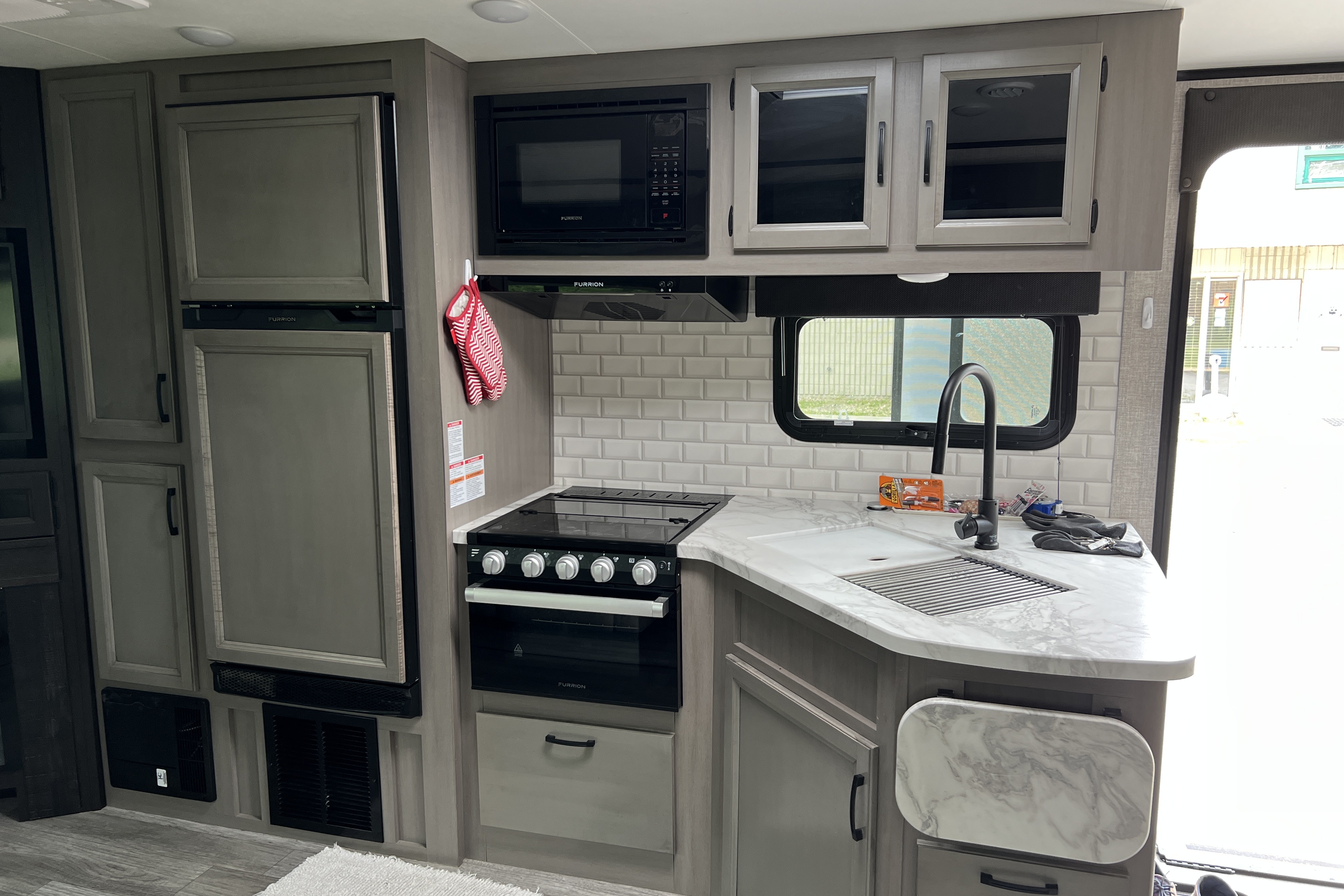 Couples Glamping In Comfort