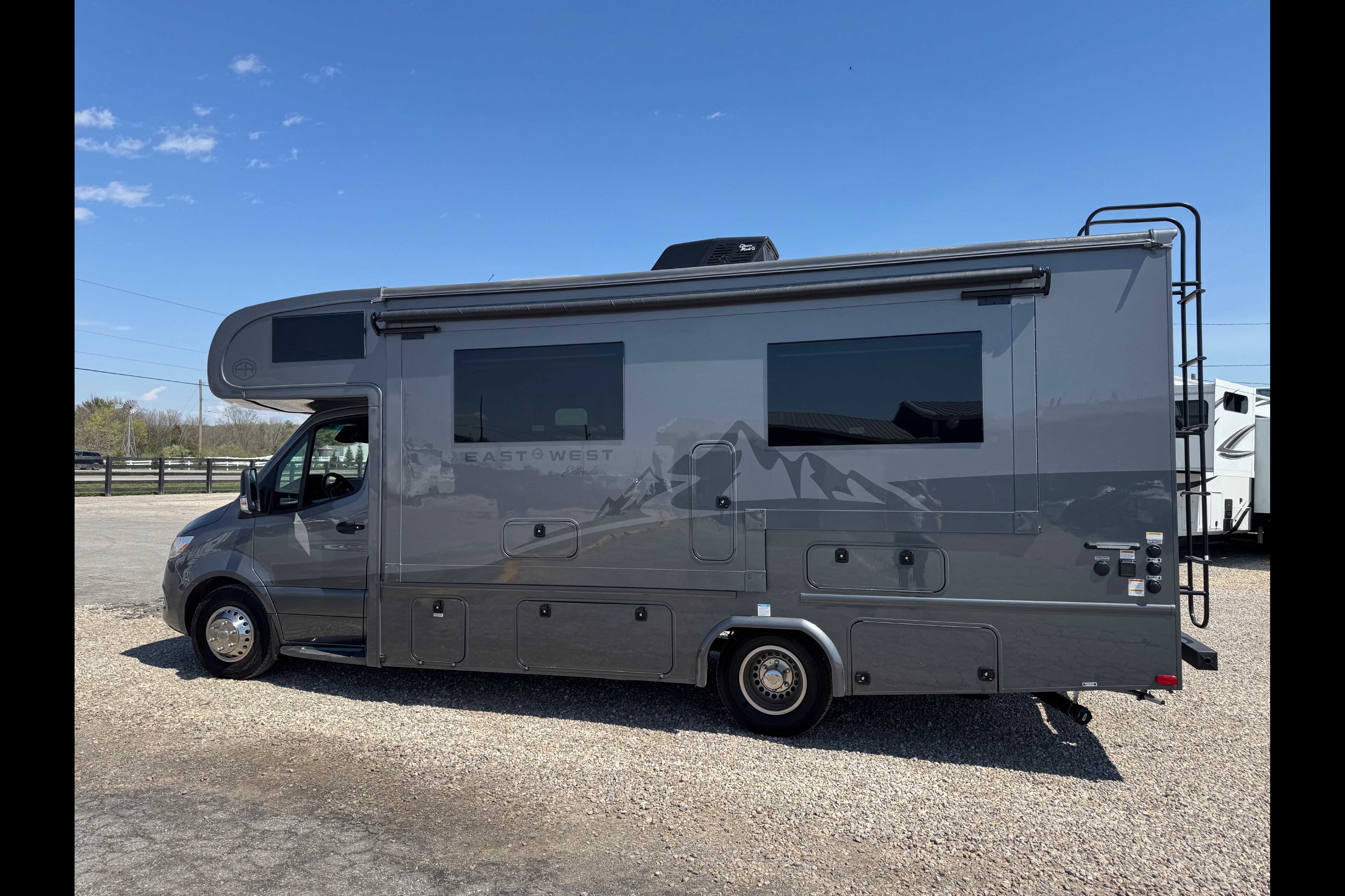 Brand new 2025 East to West Entrada 24FM ClassC