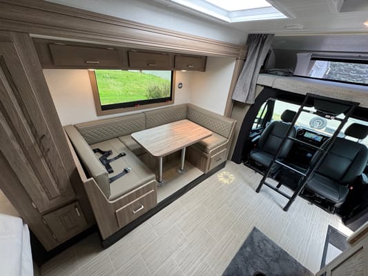Brand new 2025 East to West Entrada 24FM ClassC