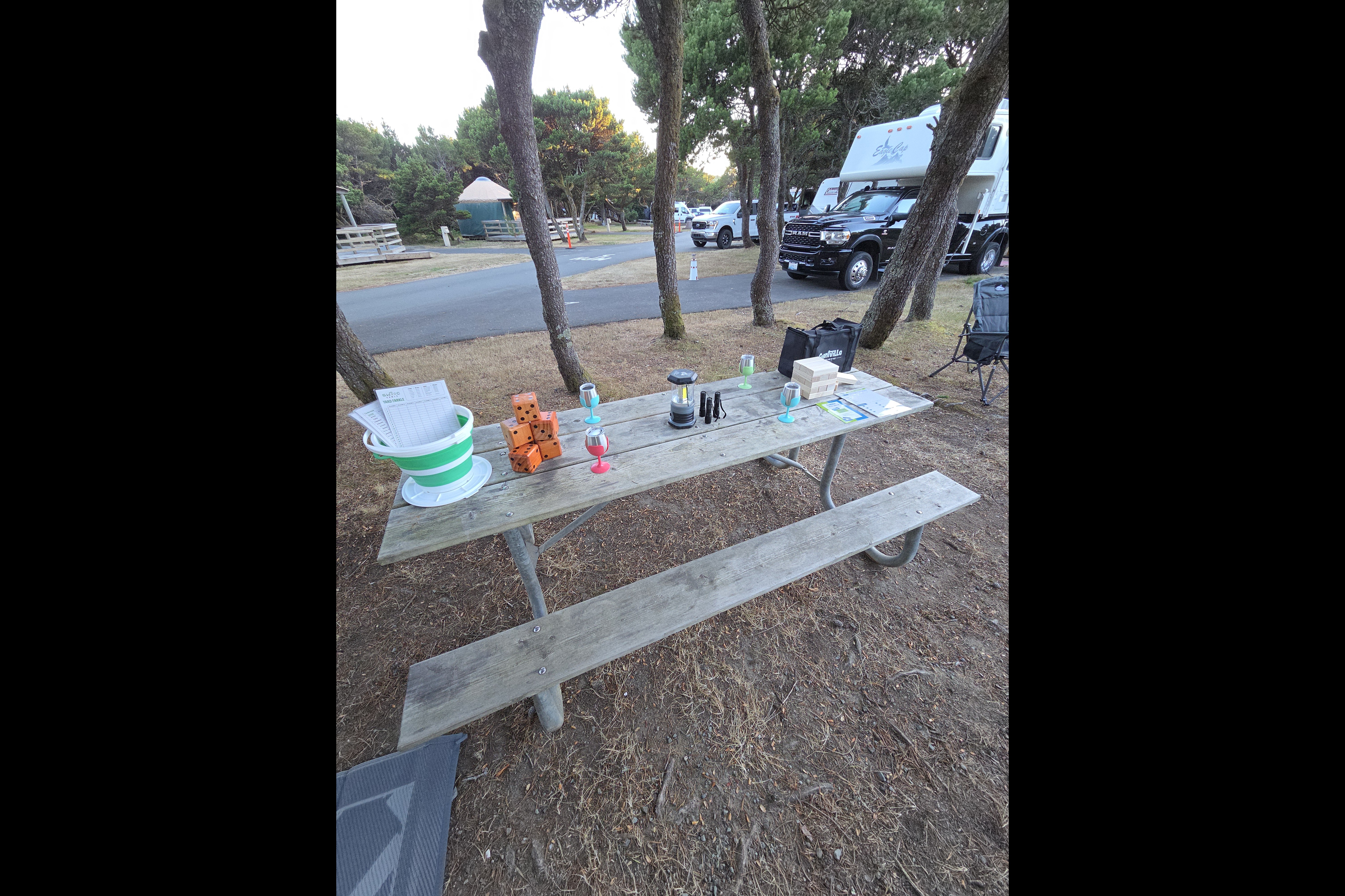 2018 Surveyor 247BH Dog Friendly + Bunkhouse + Island, Sleeps 8