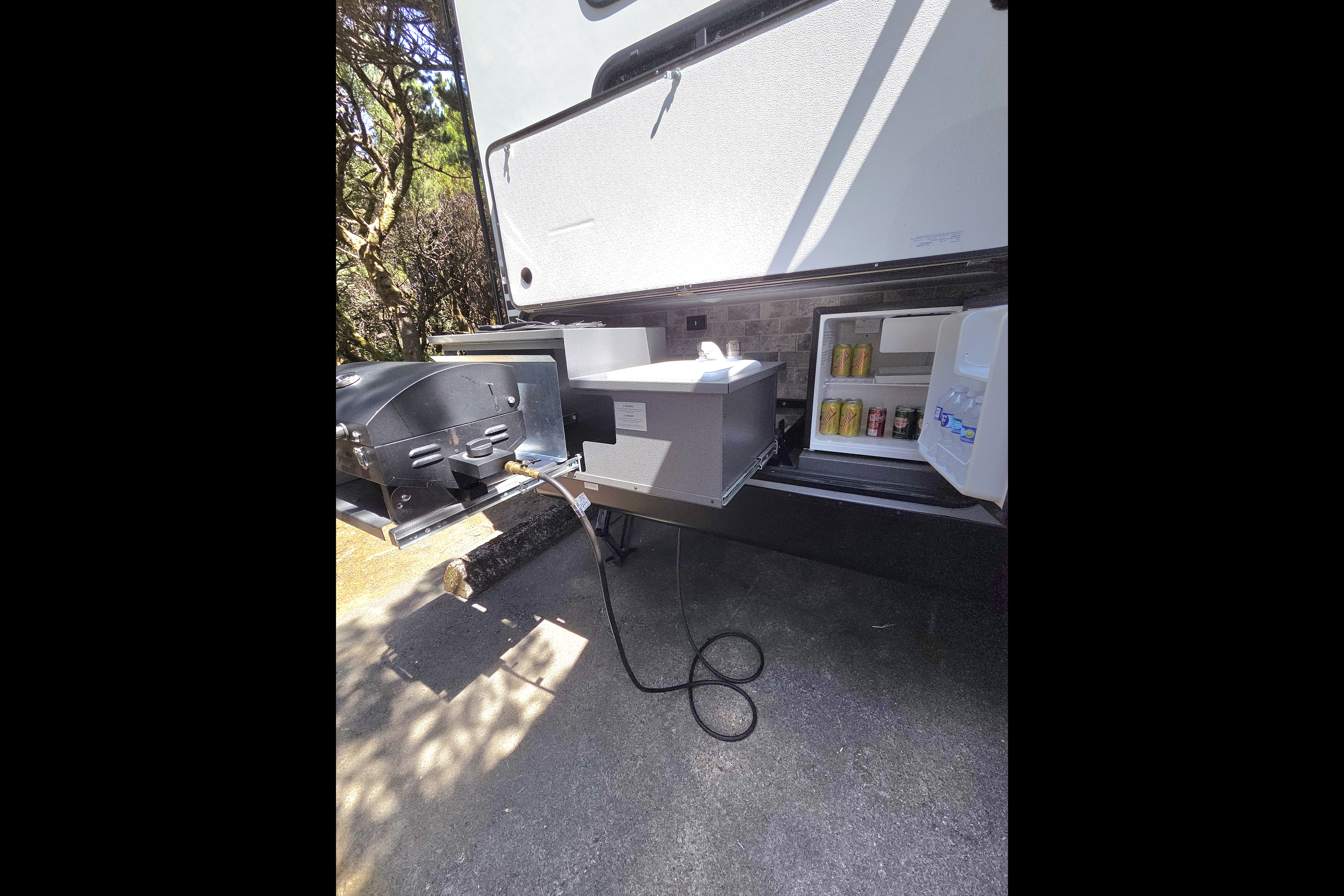 2018 Surveyor 247BH Dog Friendly + Bunkhouse + Island, Sleeps 8