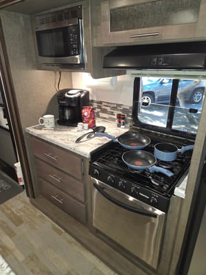 2018 Surveyor 247BH Dog Friendly + Bunkhouse + Island, Sleeps 8