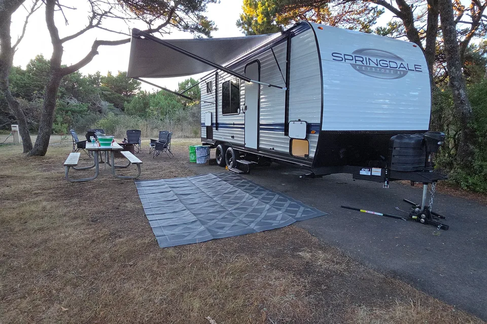 2018 Surveyor 247BH Dog Friendly + Bunkhouse + Island, Sleeps 8
