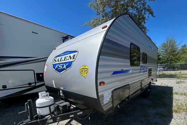 🏕️ Coastal Camping in Comfort