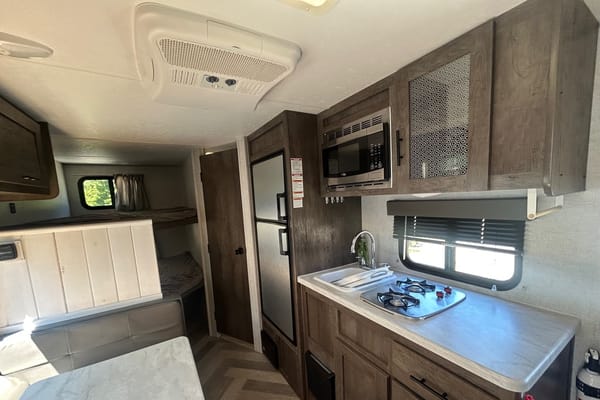 🏕️ Coastal Camping in Comfort