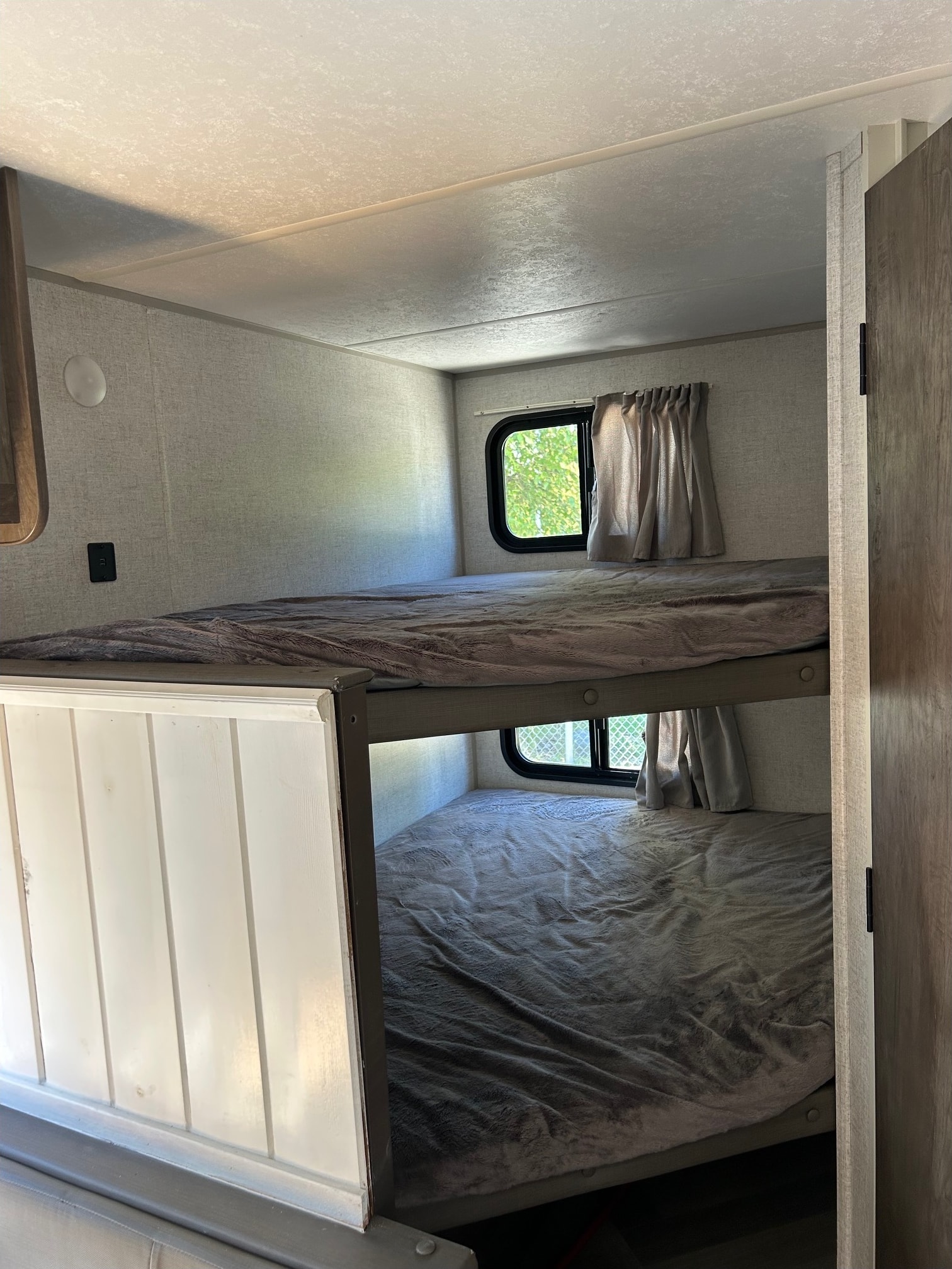 🏕️ Coastal Camping in Comfort