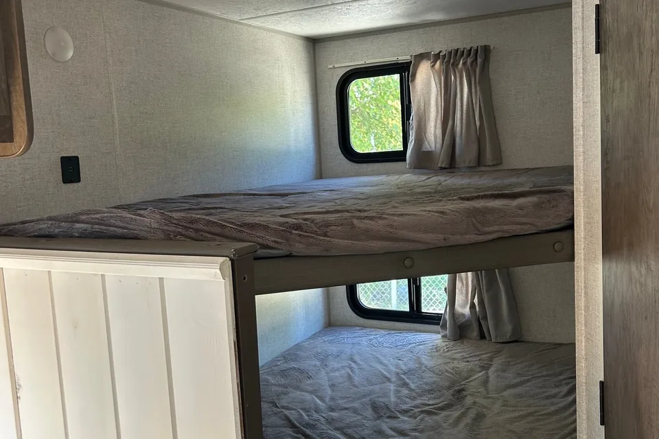🏕️ Coastal Camping in Comfort