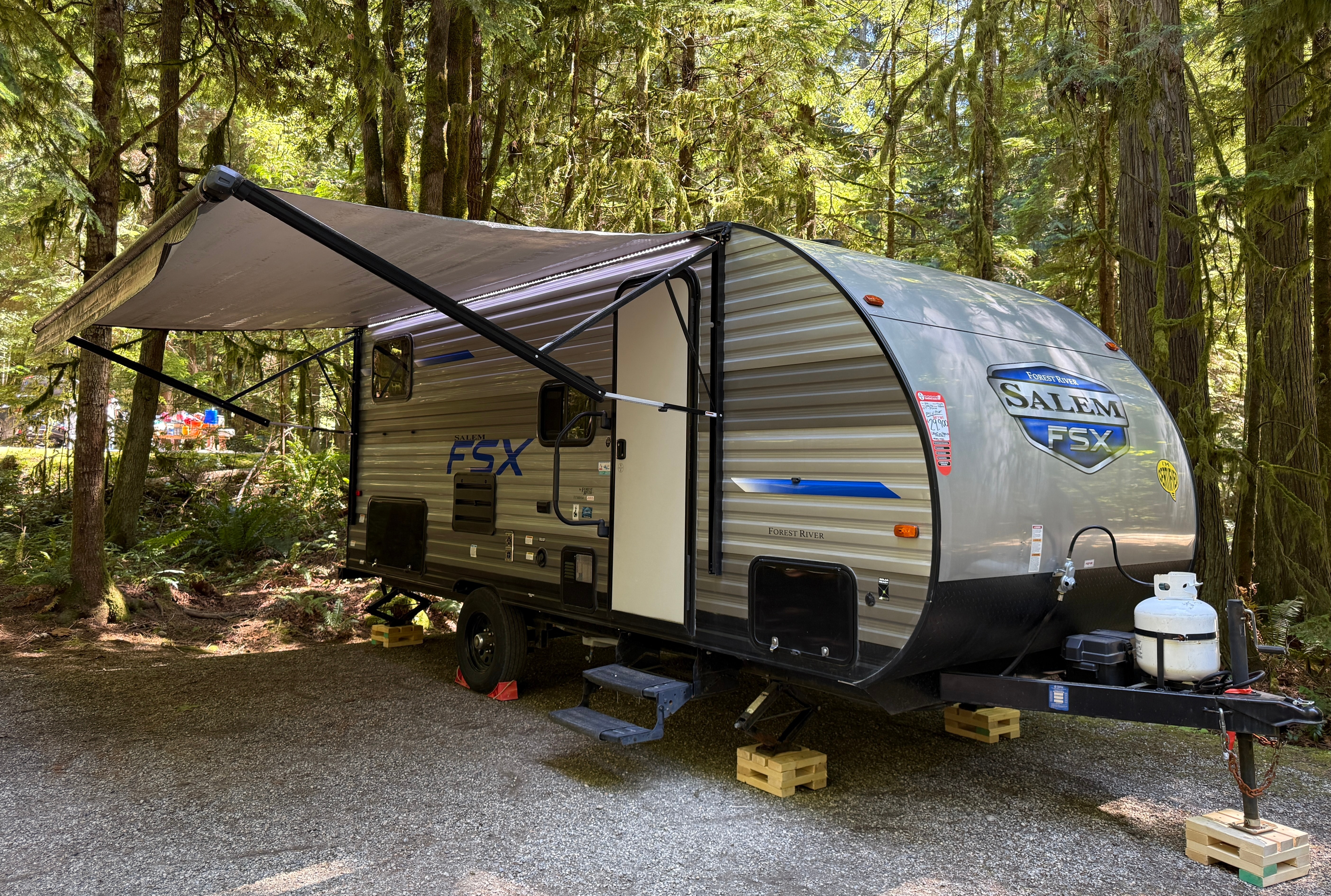 🏕️ Coastal Camping in Comfort