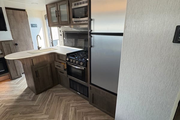 TKG Forest River Wildwood 273QBXL Travel Trailer