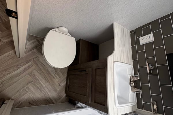 TKG Forest River Wildwood 273QBXL Travel Trailer