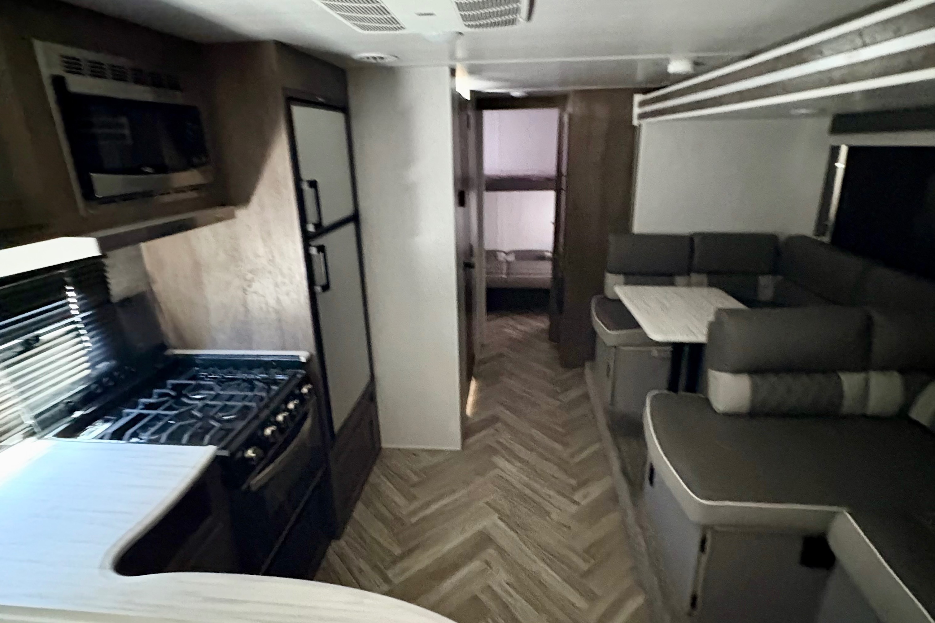 TKG Forest River Wildwood 273QBXL Travel Trailer