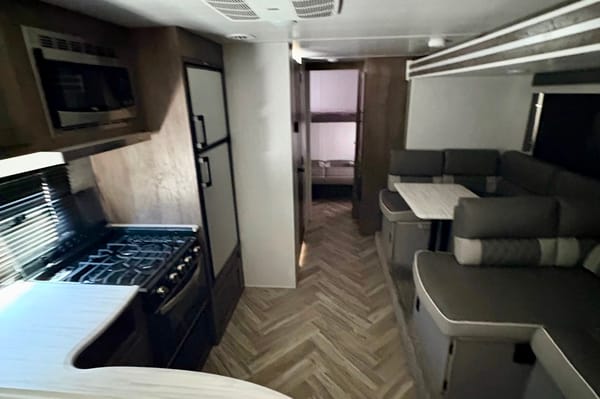 TKG Forest River Wildwood 273QBXL Travel Trailer