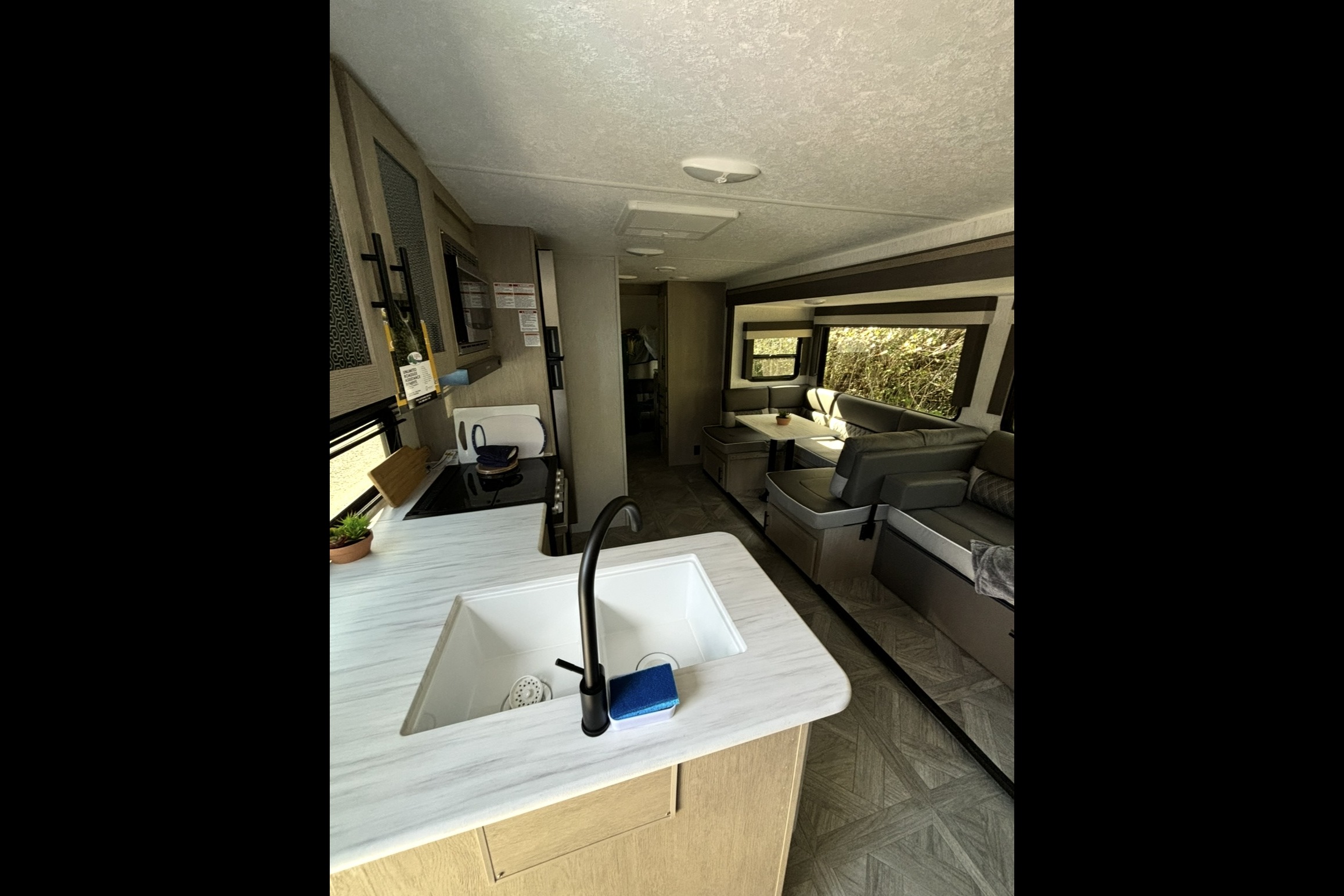 2024 Wildwood X-Lite - Family Friendly Bunkhouse Adventure!