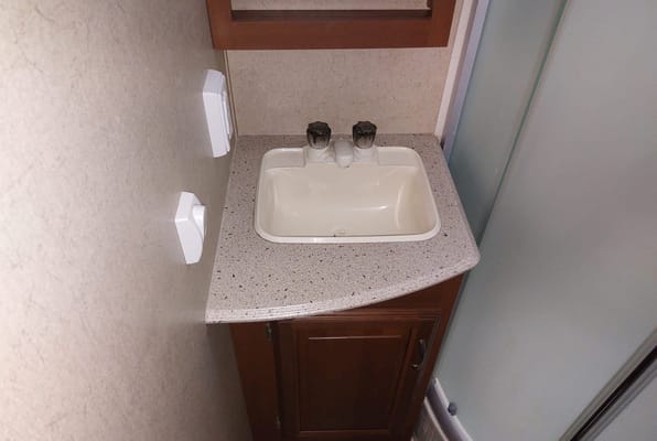 Raymond 's Coachmen Freedom Express Travel Trailer