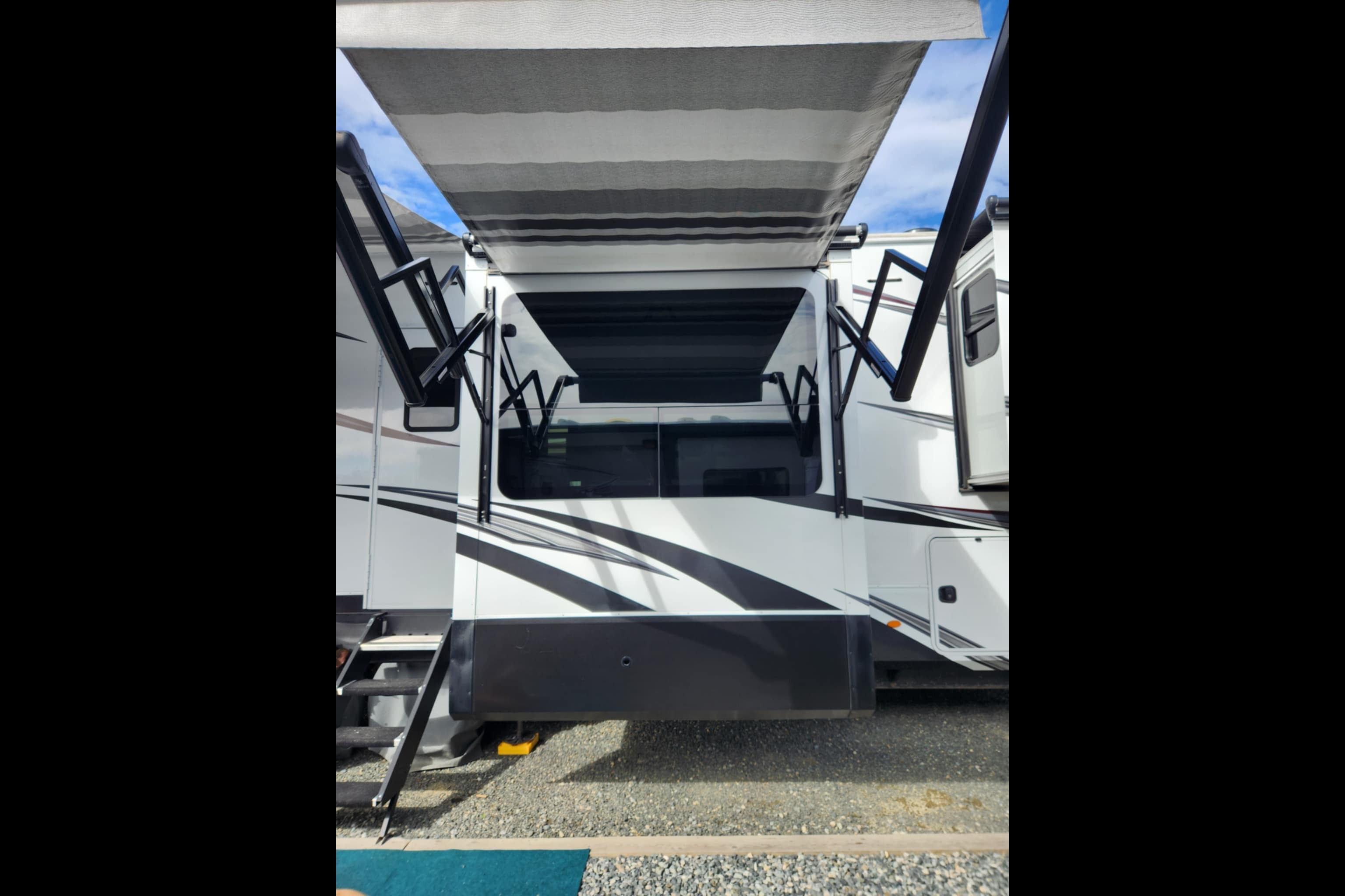 Luxury 5th Wheel | Front Living & High-End Comfort - 2021 Grand Design Solitude 346FLS - WE DELIVER!