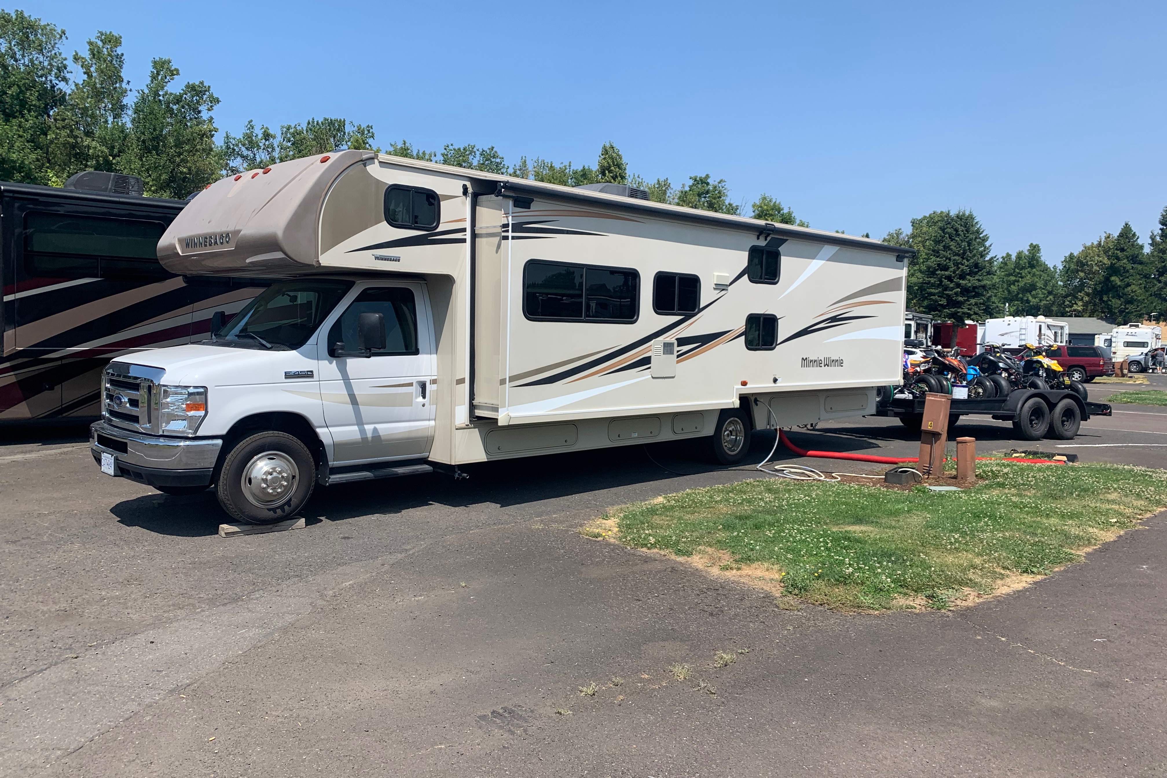 Ian 's Winnebago Mini winnie Class C with( bunk beds ) 
