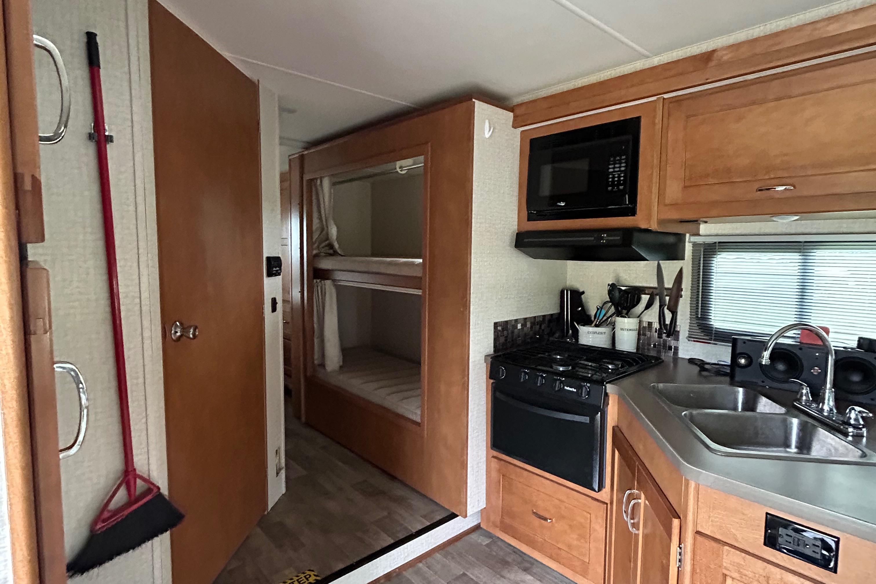 Ian 's Winnebago Mini winnie Class C with( bunk beds ) 