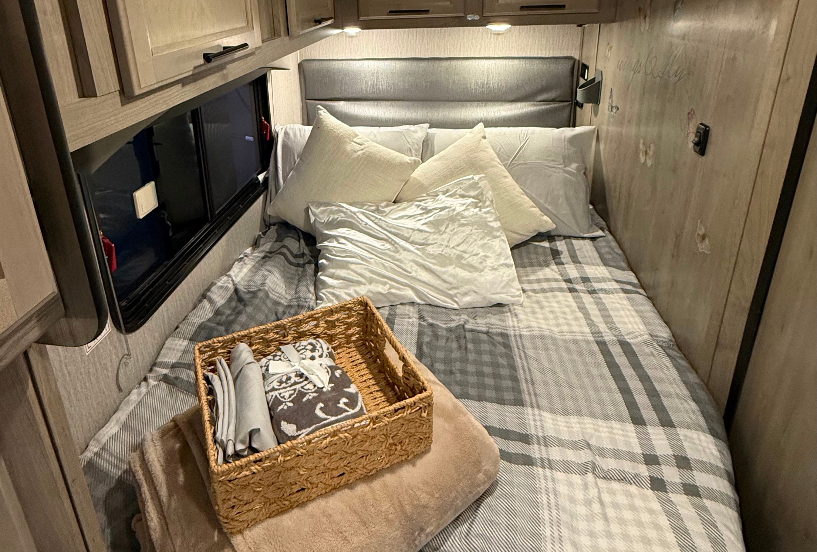 2022 Coachmen Cross Trail - Explore in Comfort & Style