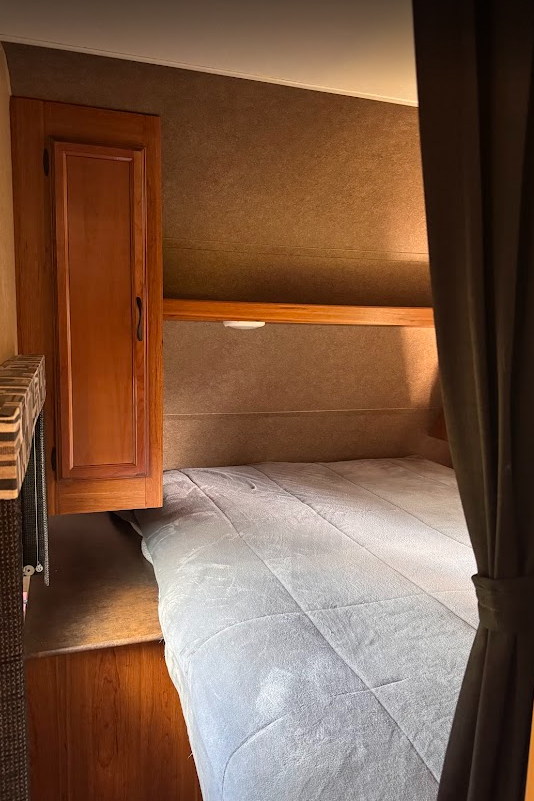 Shelley's Starcraft 25BHS AR-ONE-MAX Travel Trailer