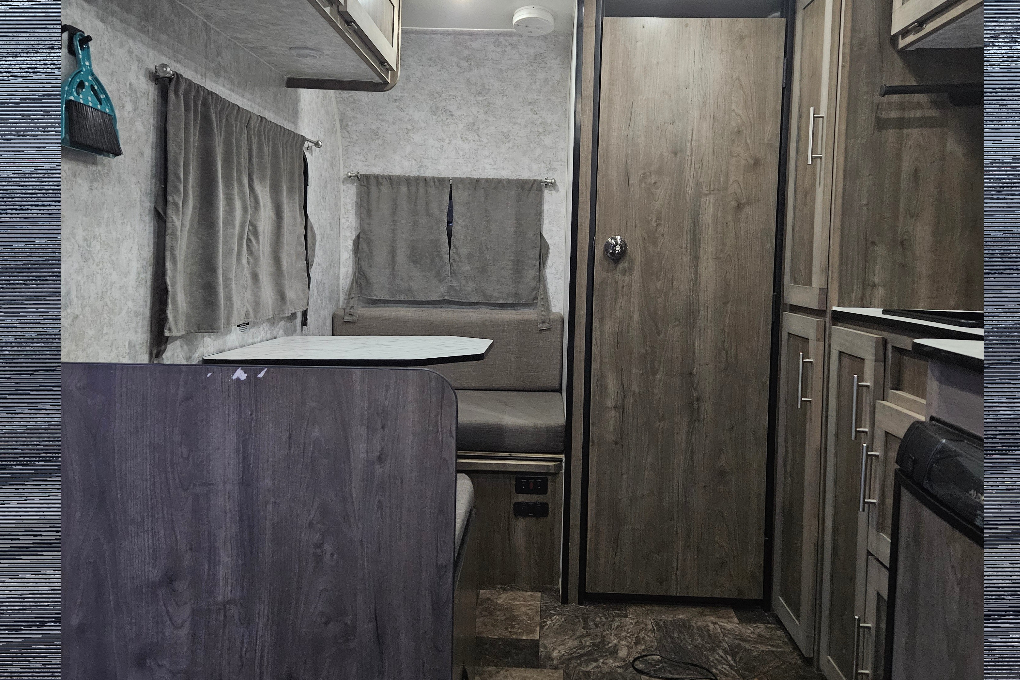 Roberto's Prolite Prolite lounge Travel Trailer